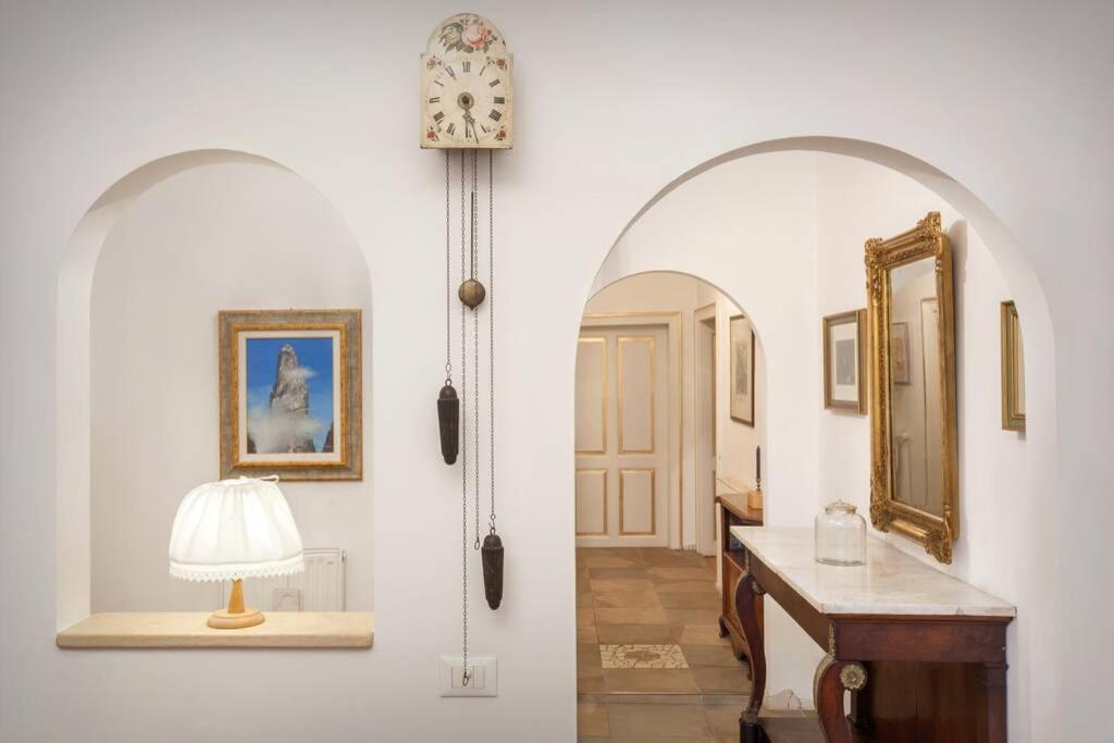 Casa Al Duomo-Nel Cuore Storico Di ميرانو المظهر الخارجي الصورة